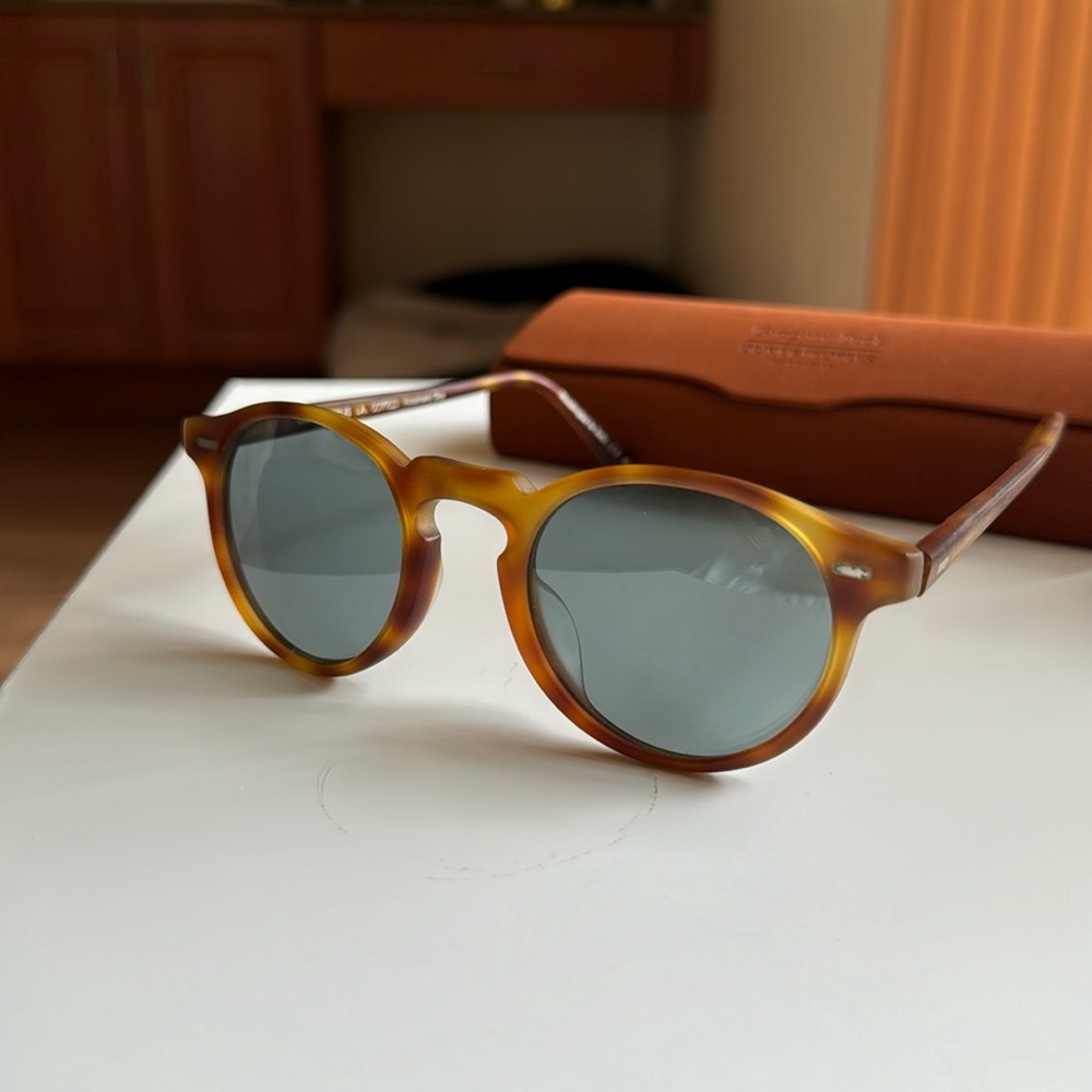 Oliver Peoples Gregory Peck Sunglasses Semi Matte LBR/Blue Lens Medium Frame